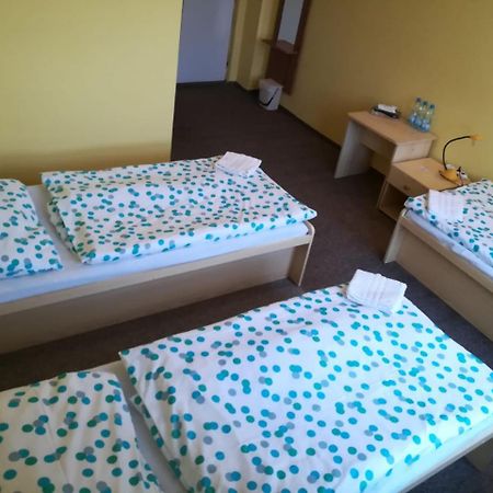 Hotel Modra Hvezda Sadská 외부 사진