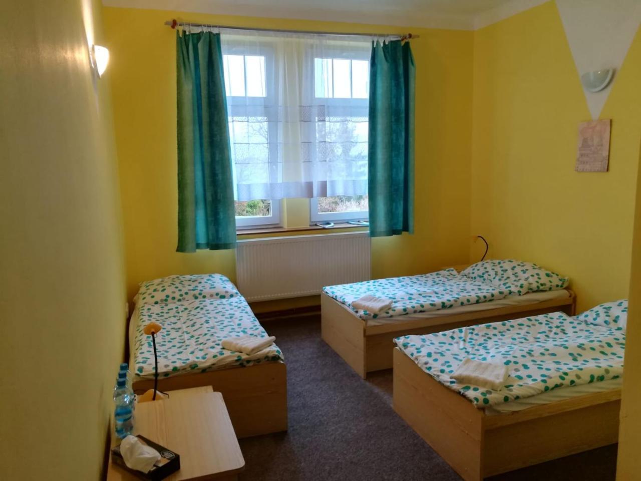 Hotel Modra Hvezda Sadská 외부 사진